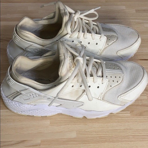 Women’s Nike Huarache Air White/Cream Sz. 7.5 Used - Picture 4 of 4
